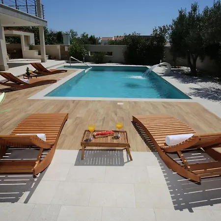 Sun Gardens Luxury With Xxl Heated Pool Villa
